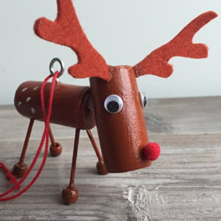 圣诞驯鹿挂饰手工制作 简单的红酒瓶塞利用