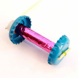 自制两轮橡皮筋动力车玩具的制作方法图解
