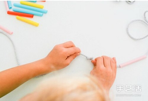 幼儿吸管手工制作 做出节日里漂亮的多彩装饰