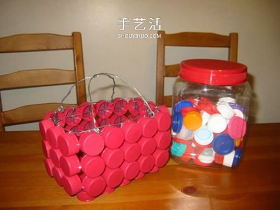 简单瓶盖废物利用 DIY制作可爱收纳篮的方法