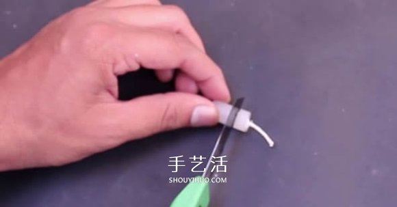 自制两轮橡皮筋动力车玩具的制作方法图解