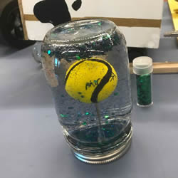 玻璃罐废物利用手工制作装饰品礼物的方法