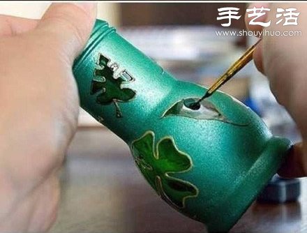 玻璃瓶变废为宝手工制作精致花瓶