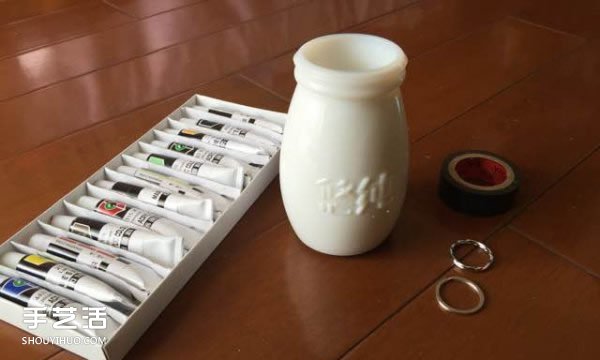 玻璃瓶做笔筒的方法 小黄人玻璃笔筒DIY教程