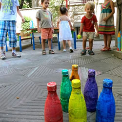饮料瓶塑料瓶手工制作幼儿保龄球玩具的方法