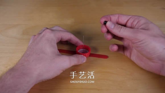 可乐瓶科技小制作 DIY橡皮筋动力飞机的方法