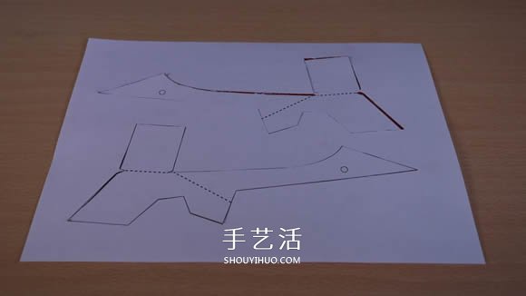 可乐瓶科技小制作 DIY橡皮筋动力飞机的方法