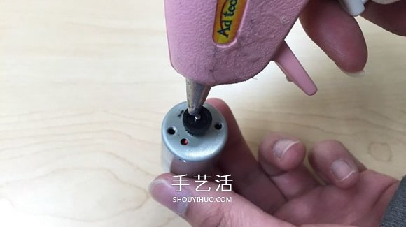 自制电动风力车玩具的制作方法教程