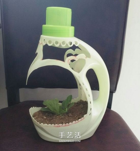 洗衣液瓶手工雕刻 DIY制作优雅花盆的方法