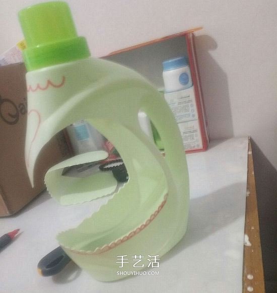 洗衣液瓶手工雕刻 DIY制作优雅花盆的方法