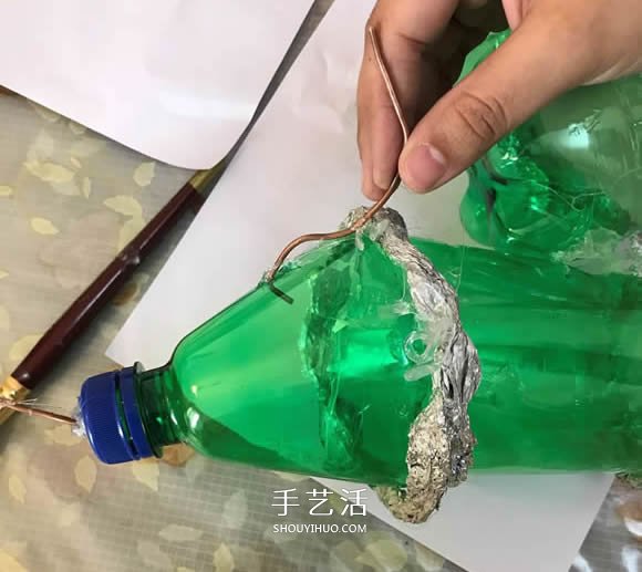 雪碧瓶手工制作万圣节女巫屋图解教程