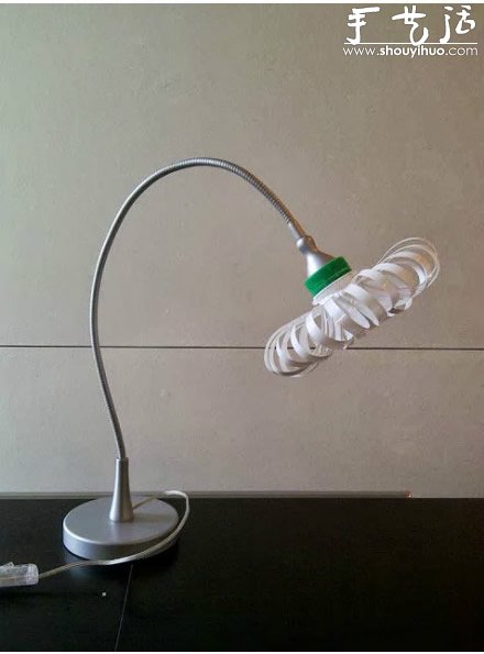 塑料瓶改造台灯 DIY漂亮花朵灯罩
