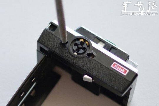 旧相机DIY改装成iPhone手机充电插座