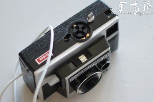 旧相机DIY改装成iPhone手机充电插座