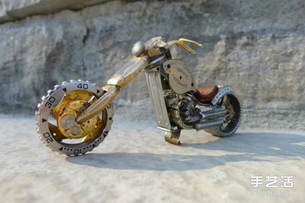 旧手表改造摩托车模型的手工作品图片
