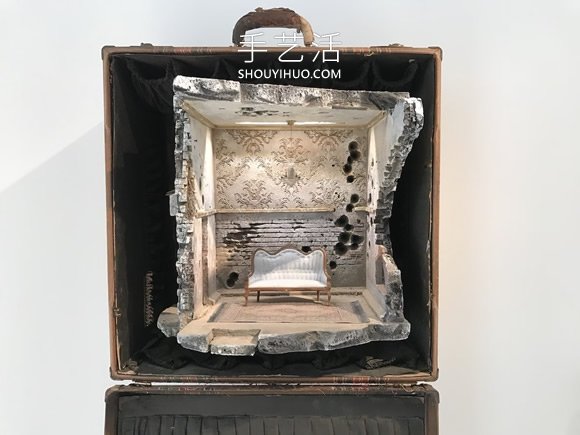 艺术家重建手提箱内难民对“家”的情感记忆