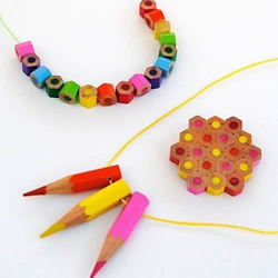 彩色铅笔变废为宝DIY漂亮项链的方法