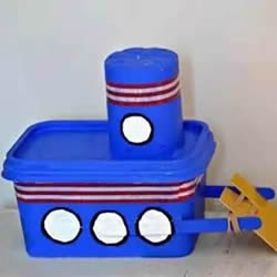 塑料餐盒和酸奶杯废物利用 DIY制作动力船玩具