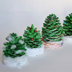 自制松果圣诞树装饰品的方法教程