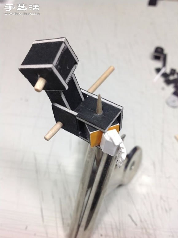 纸盒子手工制作可以变形的擎天柱模型玩具