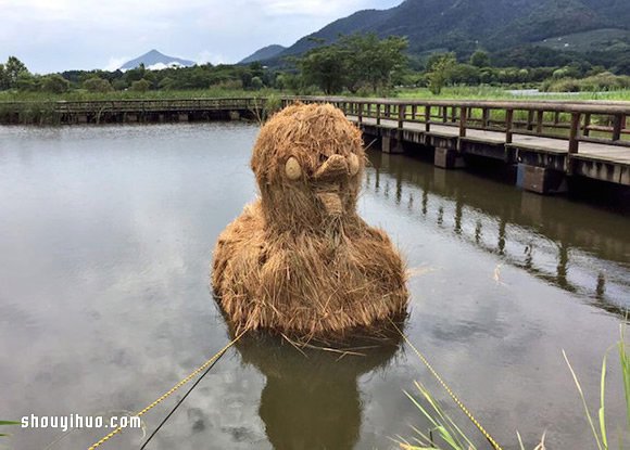 日本稻草艺术节 利用无用的秸秆制作大型雕塑