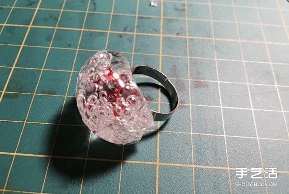 干掉的胶水手工制作戒指 超有创意的变废为宝