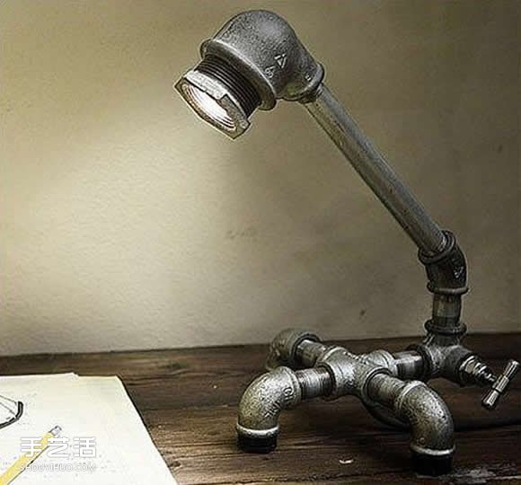 金属管道材料DIY制作个性台灯的作品图片