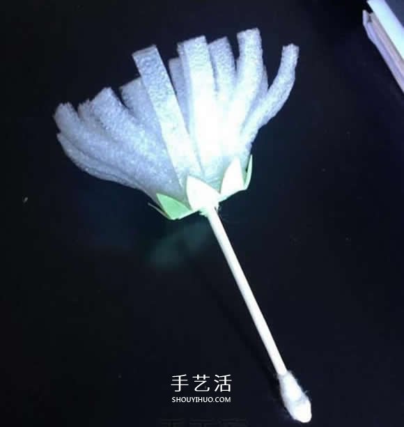 泡沫纸手工制作菊花 简单泡沫纸菊花的做法