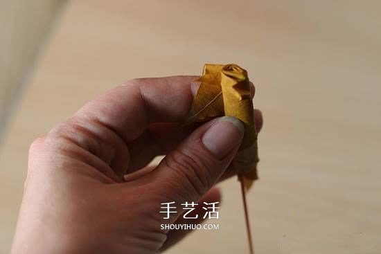 枫叶怎么做玫瑰花教程 简单枫叶玫瑰DIY方法