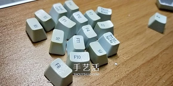 晚晨的创意DIY：废旧电脑键盘鼠标制作机器人