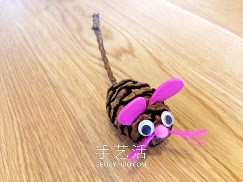 幼儿园松果手工制作 变身可爱小老鼠！