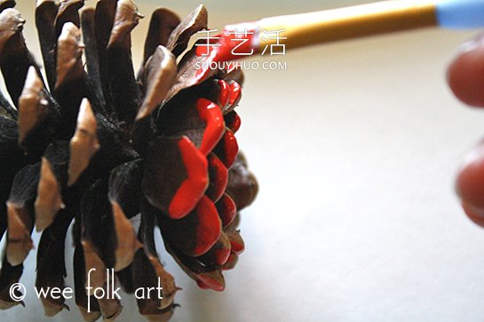 秋天彩绘松果装饰的制作方法图解教程