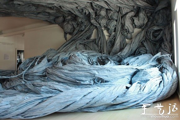 太阳谷艺术中心的巨大纸质雕塑