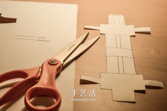 最简单机器人纸模型的制作方法