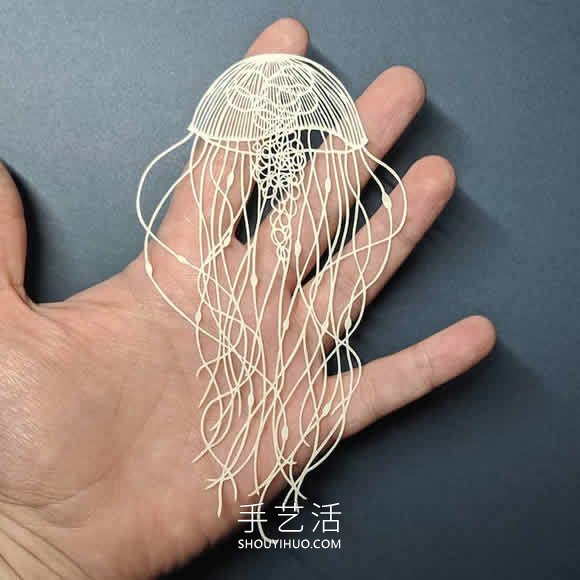 单张纸上雕刻！具有惊人细节的纸雕作品