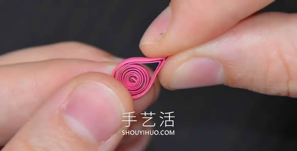 给新妈妈的礼物！衍纸宝宝脚印手工制作教程