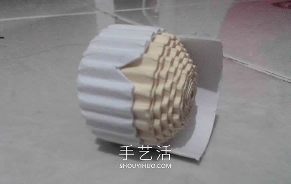 瓦楞纸条手工制作立体衍纸娃娃的方法教程