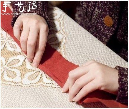 皱纹纸DIY松果挂饰的制作方法