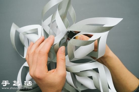 手工剪纸制作超美3D立体雪花教程