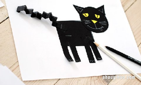 简单的剪纸黑猫拼贴画手工制作方法教程