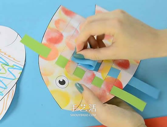 纸编小鱼的详细教程 彩纸做小鱼的创意方法