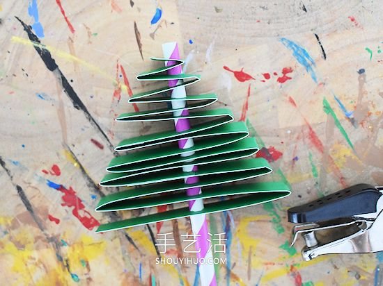 简单卡纸圣诞树的手工制作教程