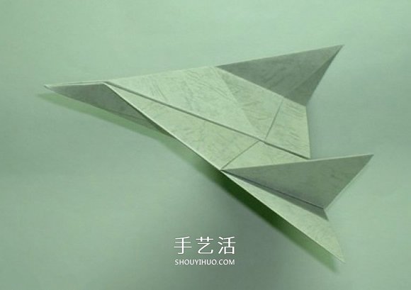 简单的儿童纸飞机折纸 折一架帅气喷气式飞机