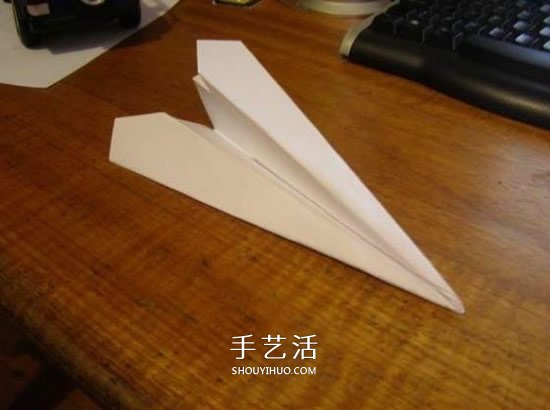 飞得更快更远！ 简单纸飞机的折纸方法图解