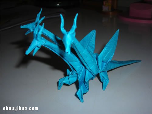 越南折纸艺术家Adam Tram的折纸恐龙作品