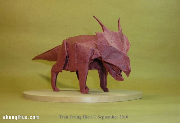 越南折纸艺术家Adam Tram的折纸恐龙作品