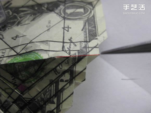折纸美元鲤鱼的方法 用美元折鲤鱼怎么折图解