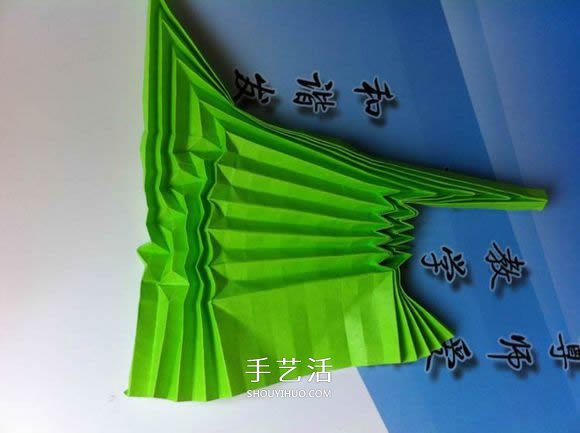 蛇腹蝴蝶的折法图解 折纸美丽蝴蝶的方法教程