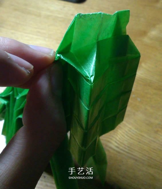 立体螳螂的折法图解 折纸小螳螂的详细步骤