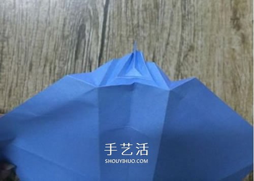 折纸站立大熊猫的图解教程 可爱的卡通形象